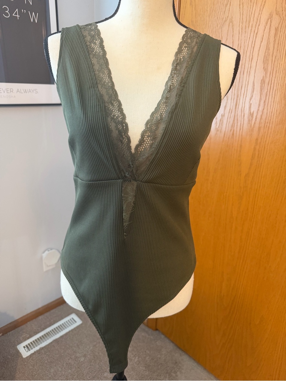 Willow & Root Olive Lace-Trim Ribbed V-Neck Women's bodysuit